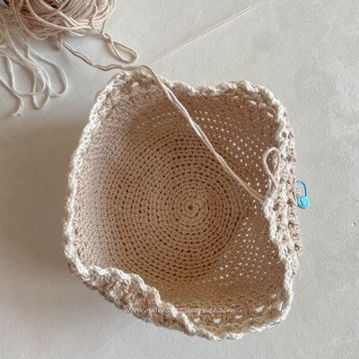 crochetbuckethatinprogress