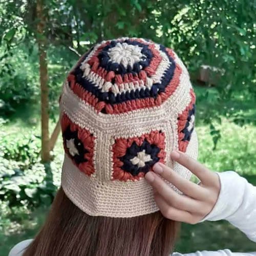 GrannySquareBucket Hat Free Crochet Pattern