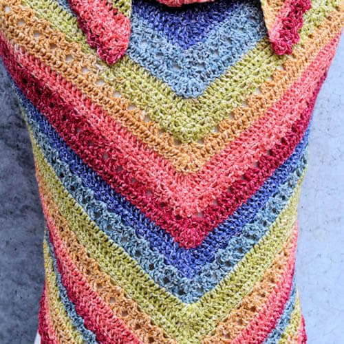 easy crochet triangle shawl in cake yarn