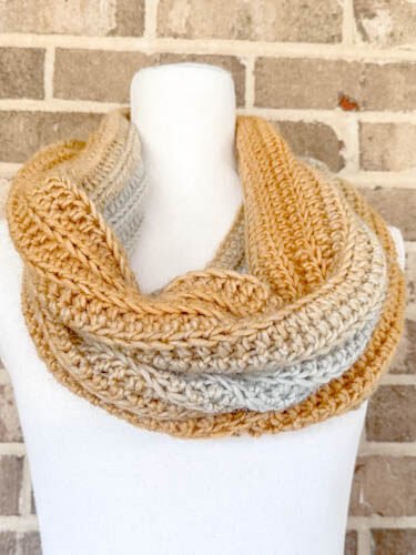 crochet-chunky-scarf-for-women.jpg